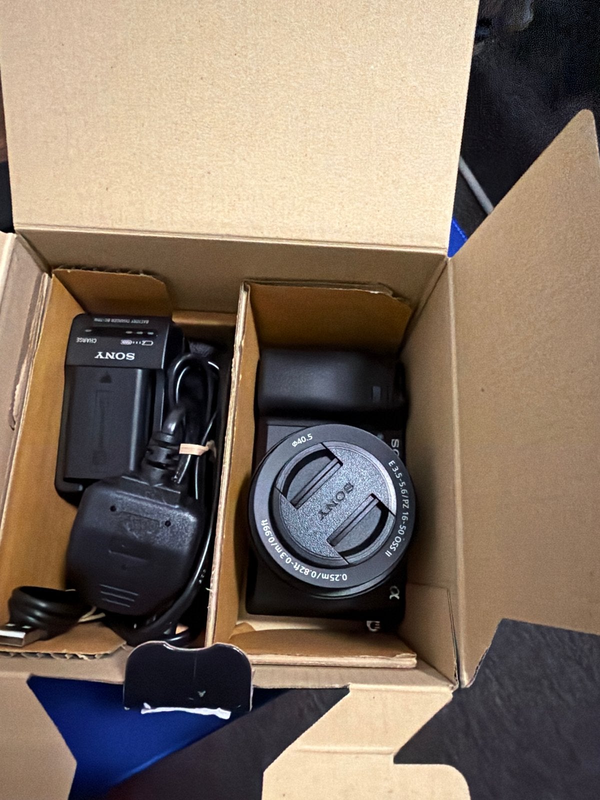 Foto 3 van Sony Alpha A6400 systeemcamera met E PZ 16-50mm lens