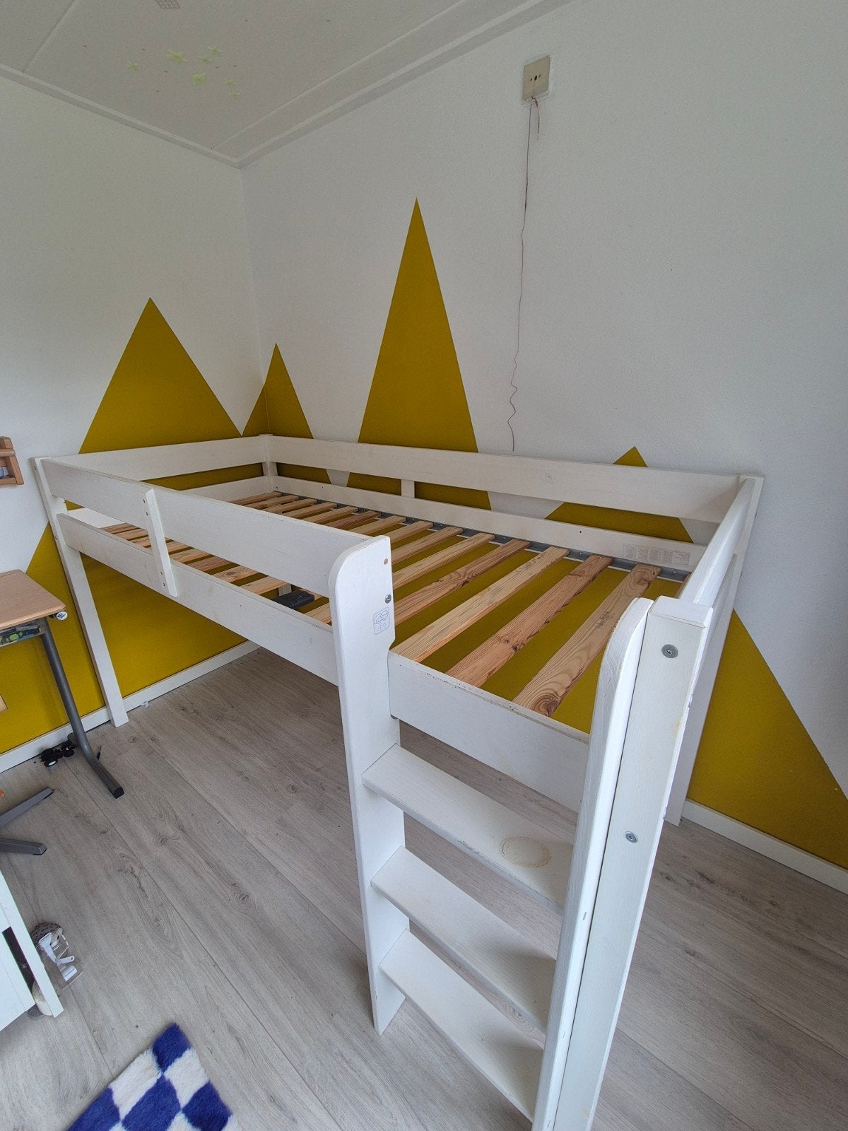Halfhoogslaper Vestervig - Ideaal voor kleine kamers, Ophalen, Eenpersoons, 210 cm, Minder dan 160 cm