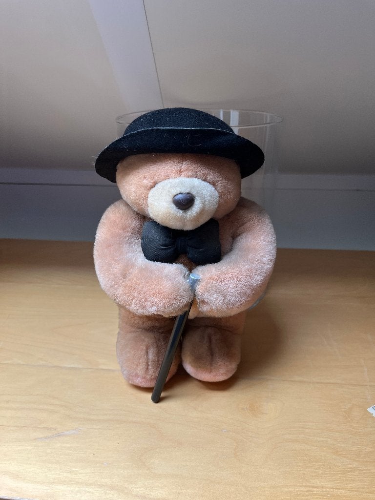 Andrew Brownsword Collection Teddybeer met Hoed en Strik, Verzamelen, Ophalen of Verzenden, Nieuw, Dier