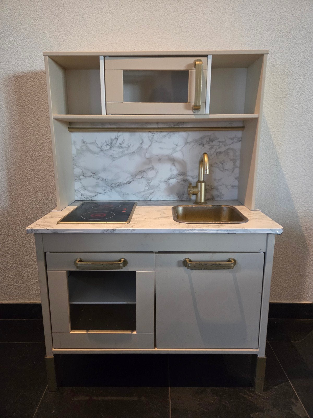 Gepimpt IKEA Duktig keukentje - Beige, Goud & Marmer look, Ophalen, Zo goed als nieuw, Meubelstuk of Keukentje