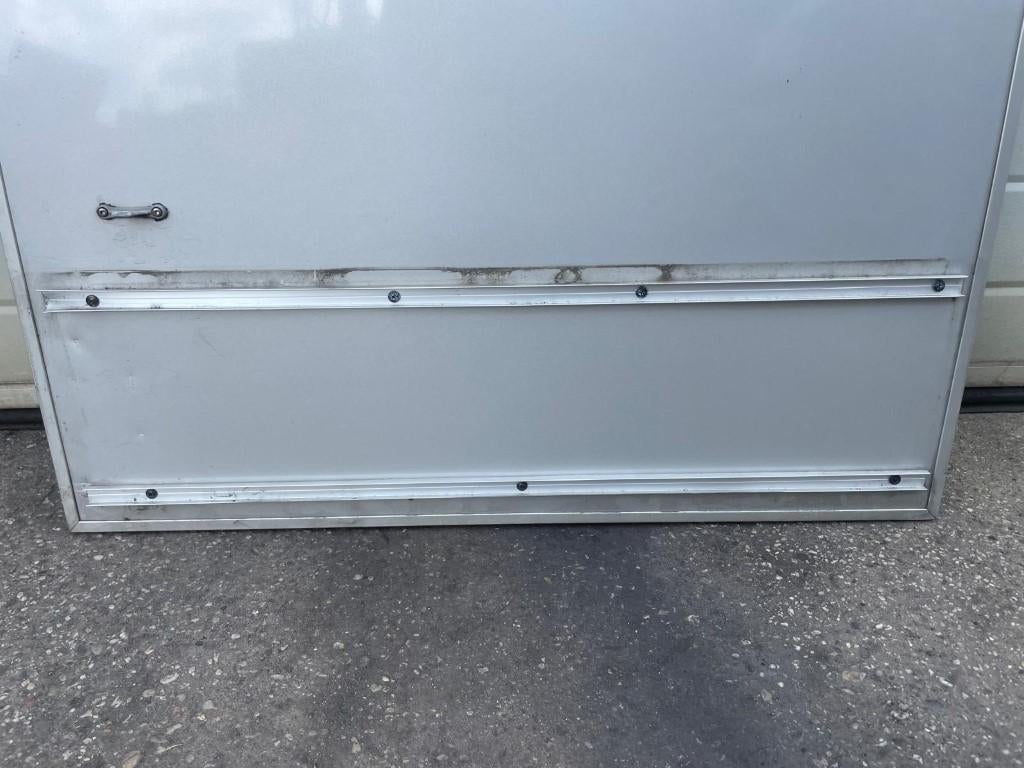 Garagedeur camper, grij, hoogte ca 120 cm, breedte ca 87 cm, Caravans en Kamperen, Camper-accessoires, Ophalen, Gebruikt, /, /