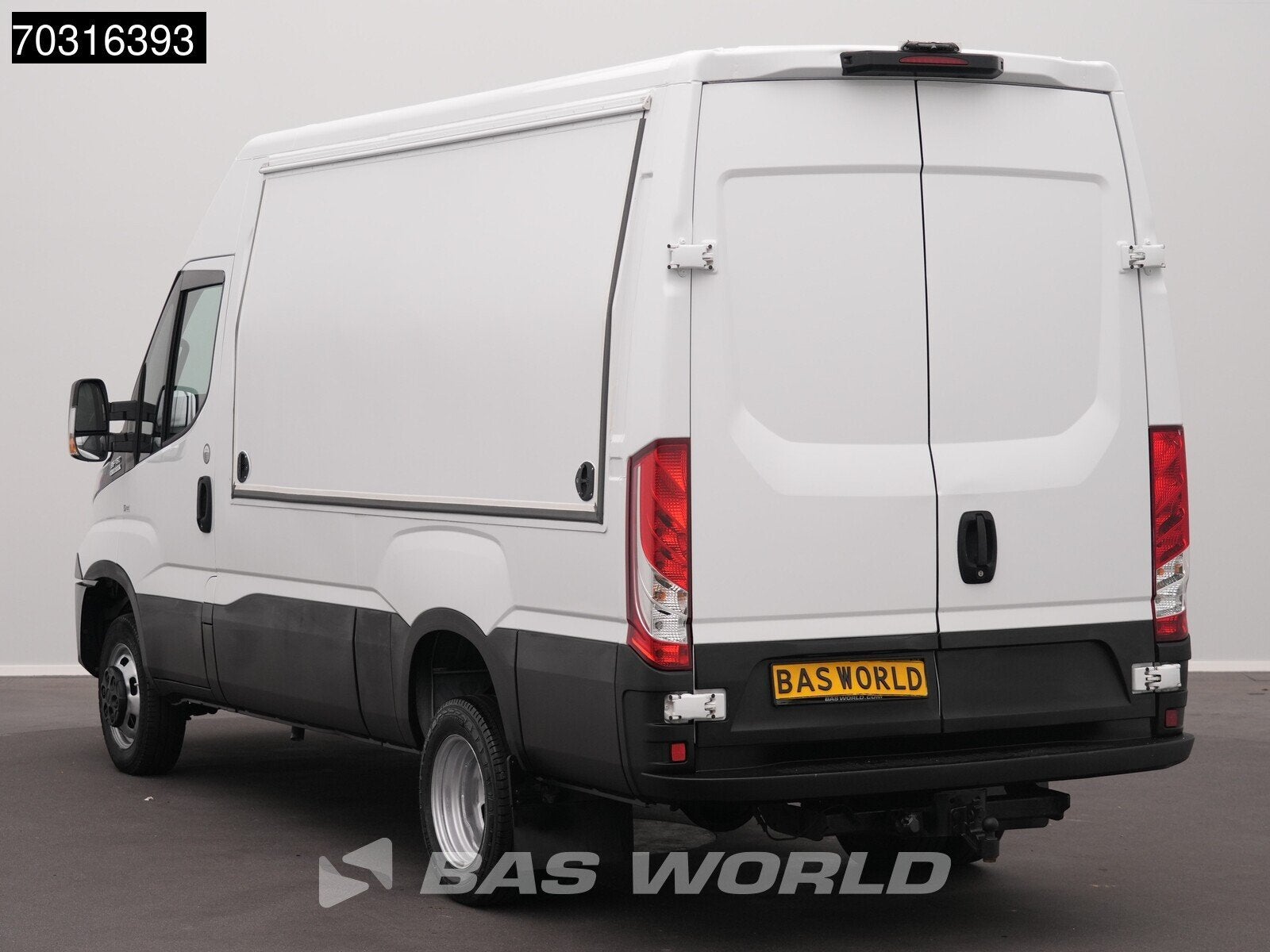 Iveco Daily 35C18 3.0L Automaat Foodtruck L2H2 3,5t Trekhaak, Automaat, Stof, Gebruikt, Euro 6