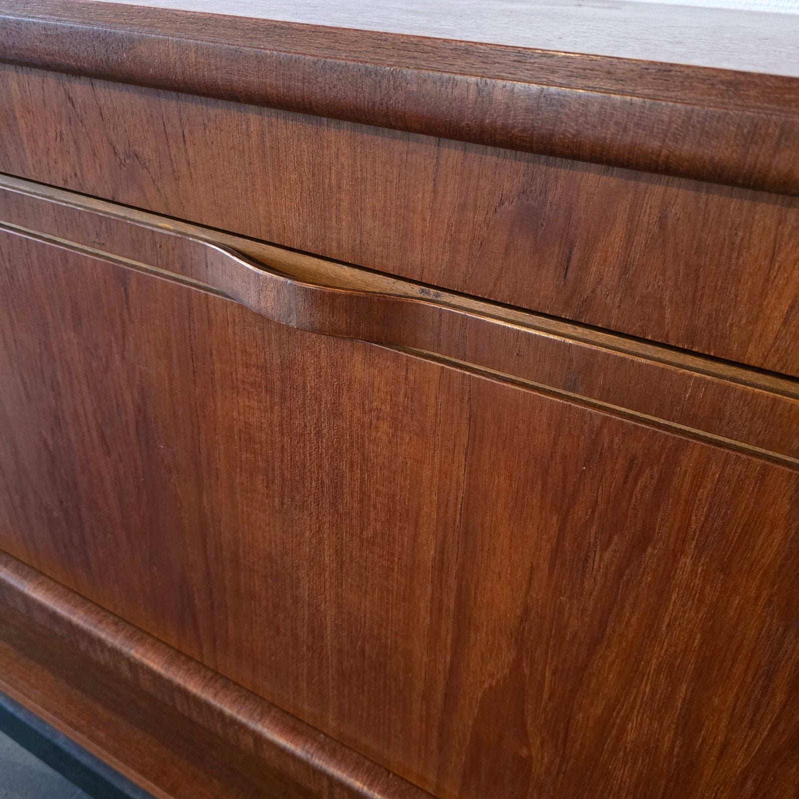 Schitterende Mid-Century Modern barkast /

Audio meubel, Ophalen