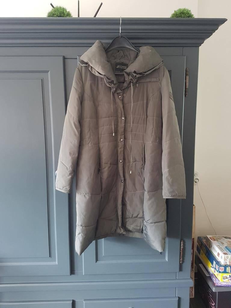 Lange warme winterjas maat 46, Kleding | Dames, Ophalen of Verzenden, Zo goed als nieuw, Maat 46/48 (XL) of groter, Grijs