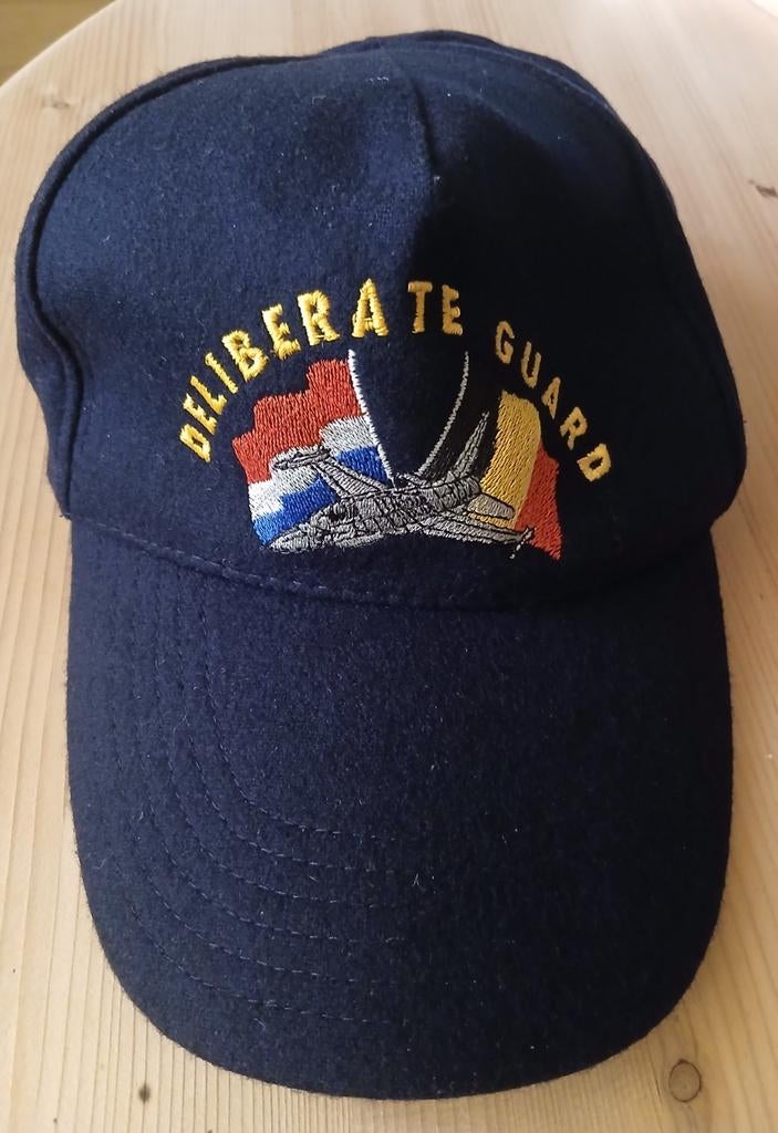 Nieuwe Klu. Sfor. pet - 65% wol, 35% viscose, Verzamelen, Ophalen of Verzenden, Luchtmacht, Nederland, Helm of Baret