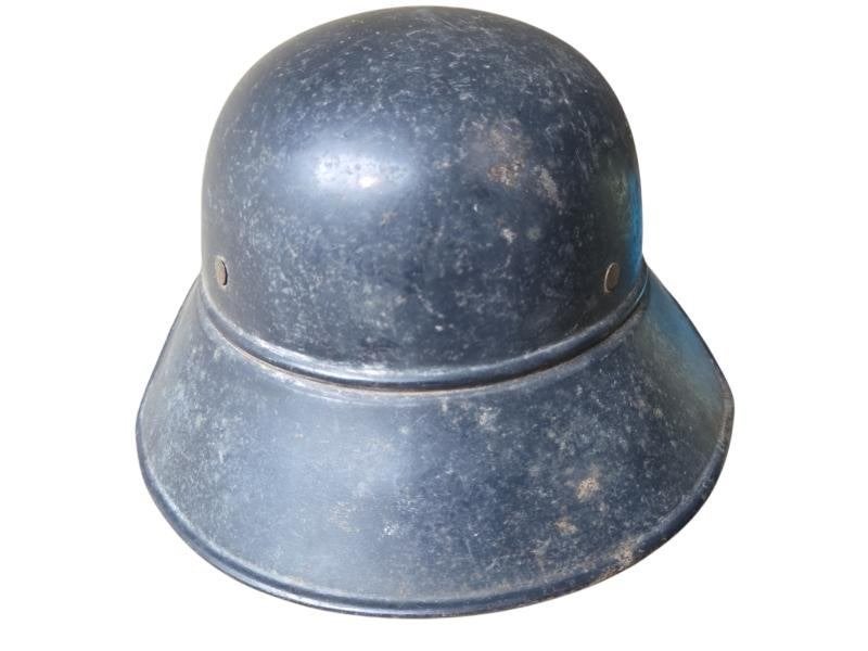 duitse ww2 luftshutz helm, Ophalen of Verzenden, Duitsland, Helm of Baret