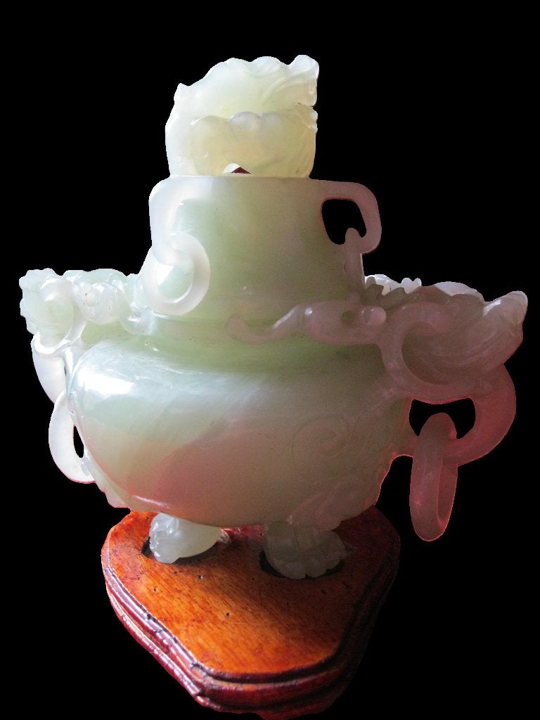 Aparte Oosterse geurpot in lichtgroene jade., Ophalen