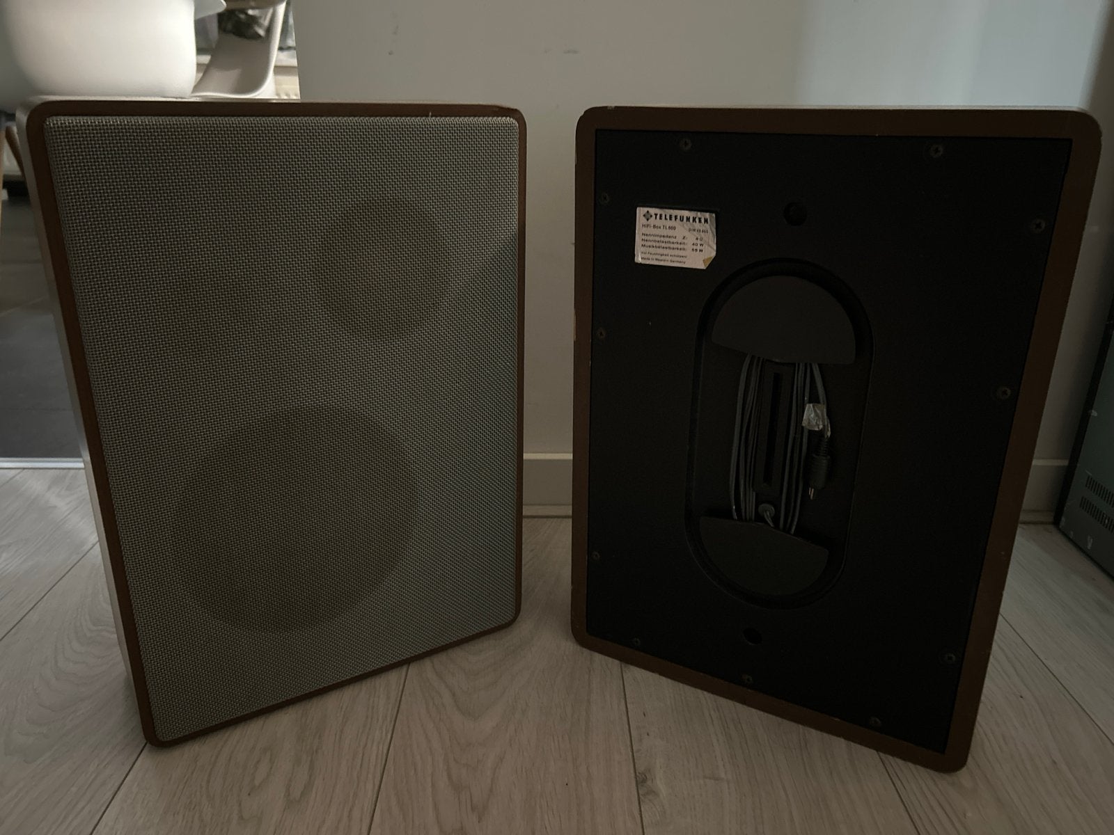 Telefunken hifi-box TL600 - Goede staat, Gebruikt, 60 tot 120 watt, Front, Rear of Stereo speakers, Ophalen