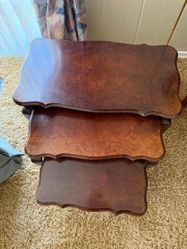 Driedelig mini tafel set wortelnoten, Huis en Inrichting, Tafels | Bijzettafels, Ophalen, Rechthoekig, Minder dan 55 cm, 60 cm of meer