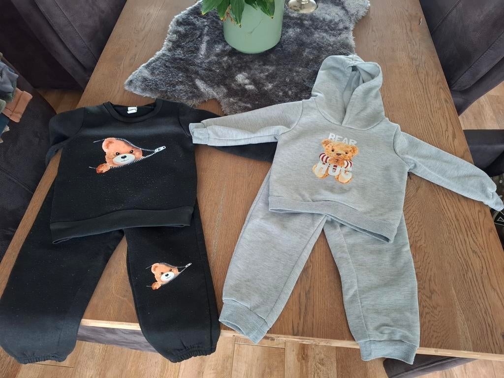 2x Joggingpakken voor jongens - Maat 92/98, Ophalen of Verzenden, Gebruikt, Jongen, Setje