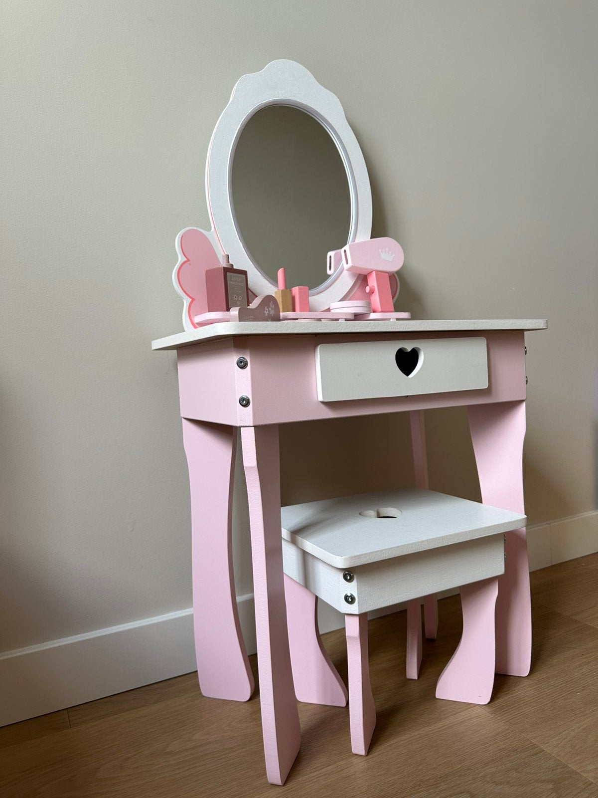 Kinder makeup tafel met krukje, Ophalen, Zo goed als nieuw, 50 tot 100 cm, Minder dan 100 cm