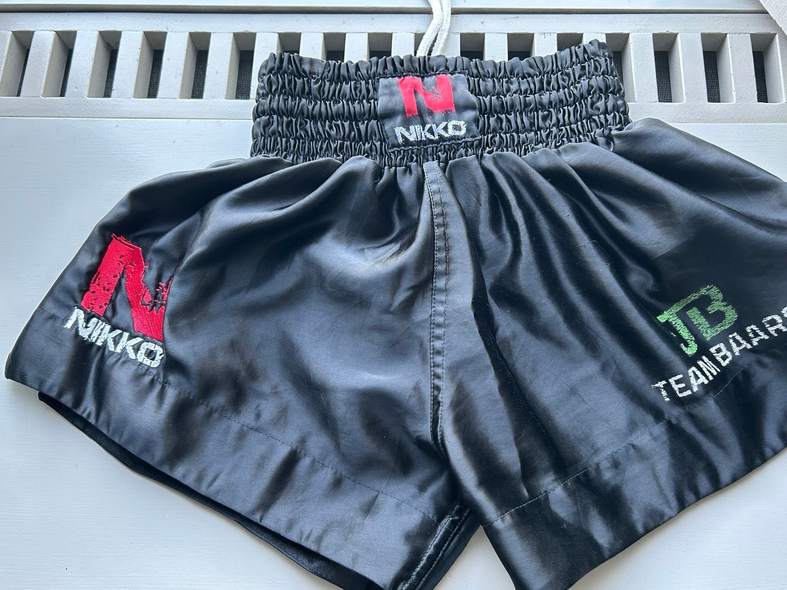 Nikko kickbox broekje - Team Baars - Maat M, Gebruikt, Overige, Vechtsportkleding, Maat M