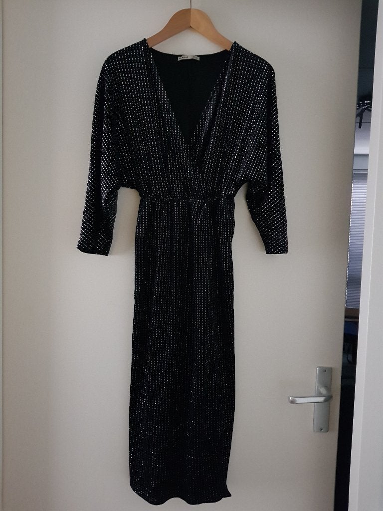 Jurk met zilverkleurige lurex -- maat XS / 34 -- Pull & Bear, Kleding | Dames, Zwart, Ophalen of Verzenden, Zo goed als nieuw