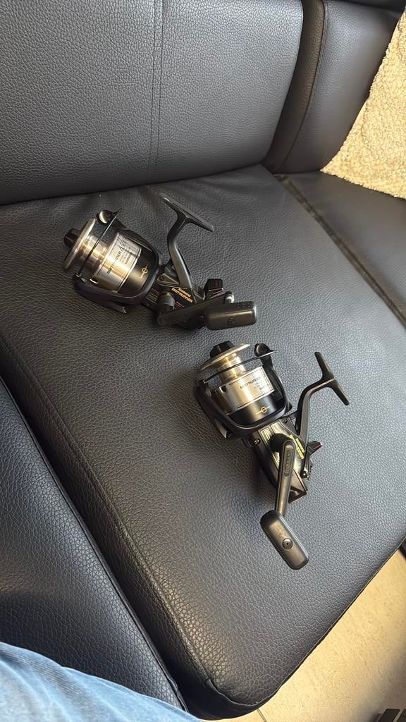 2 Shimano Baitrunner 6500B ZGAN, Ophalen, Zo goed als nieuw, Molen