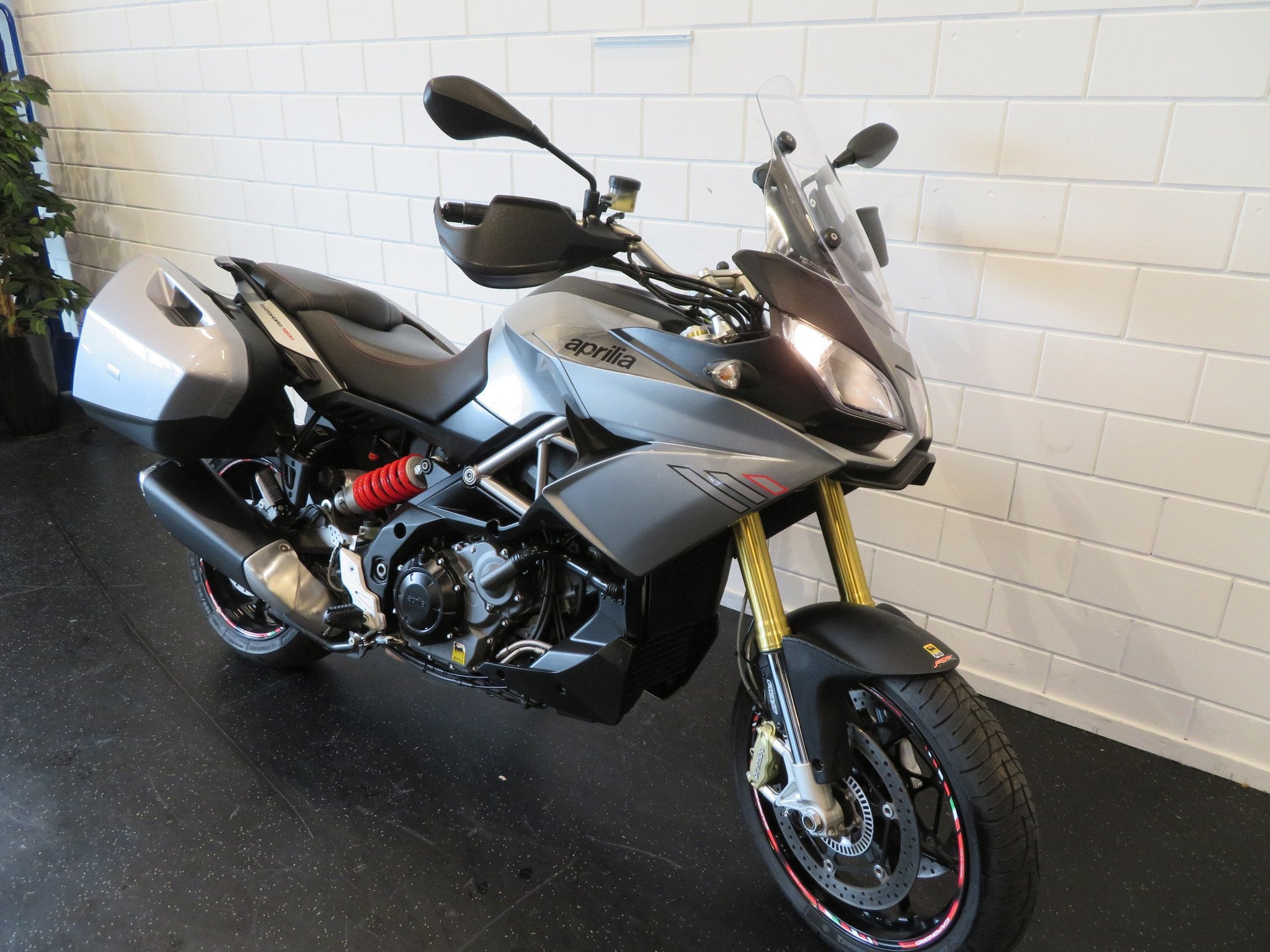 Aprilia CAPONORD 1200 TRAVEL PACK HVV PERF. (bj 2013), Motoren, Motoren | Aprilia, Bedrijf, Toermotor