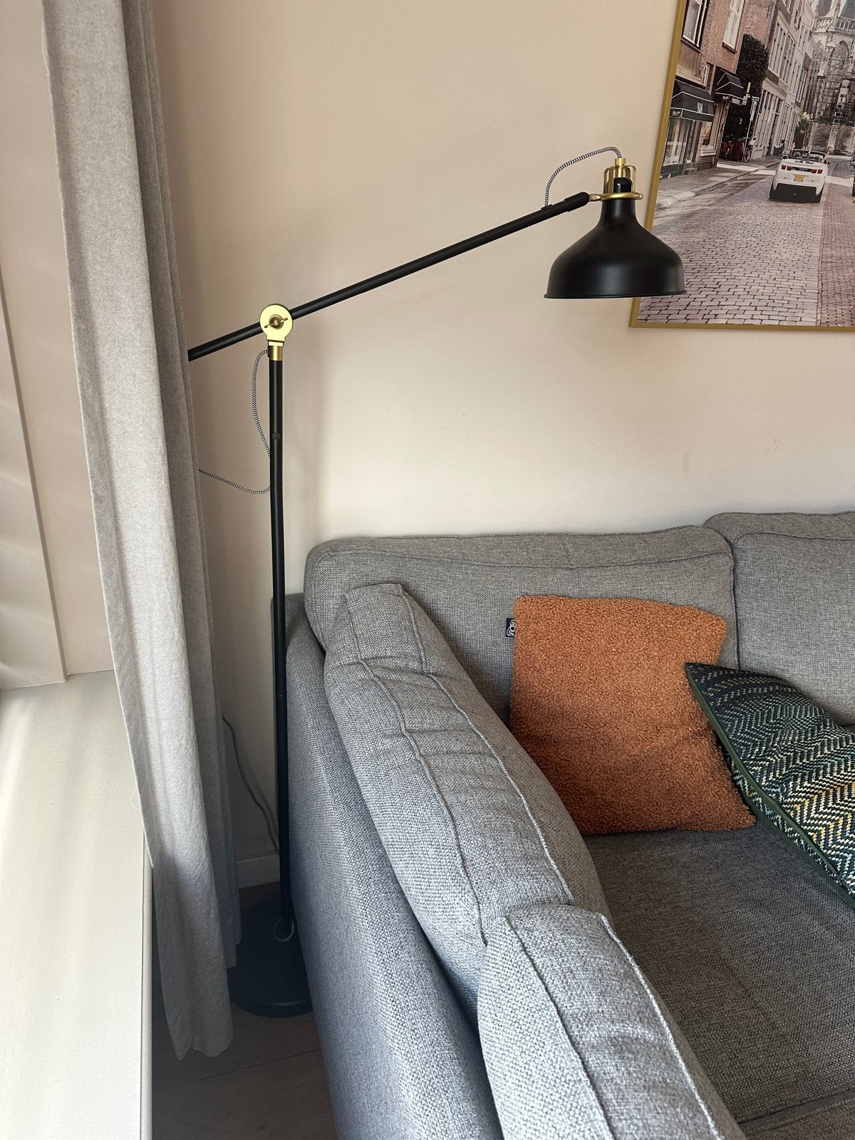 IKEA RANARP vloerlamp - Zwart met messing details, Ophalen, Zo goed als nieuw, Metaal, 150 tot 200 cm
