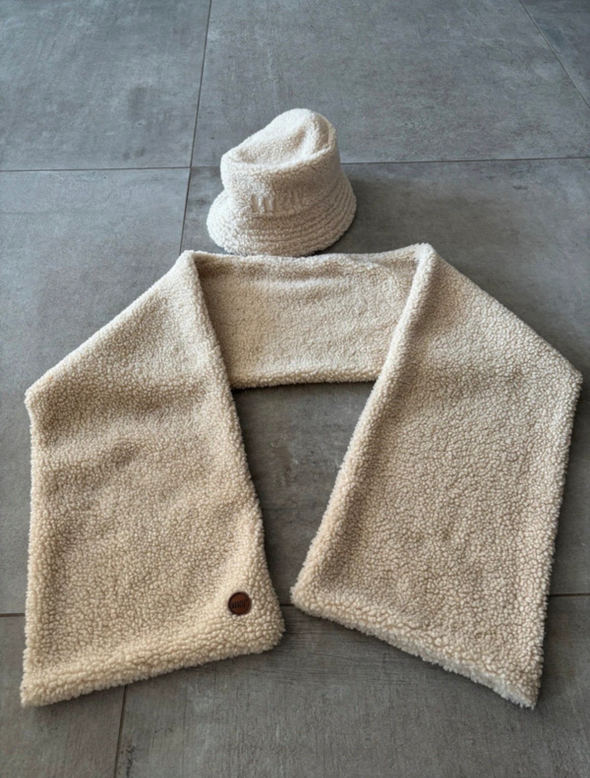 Teddy / bont muts en sjaal NoBell €6.50, 134 t/m 140, Ophalen of Verzenden, Zo goed als nieuw, Meisje