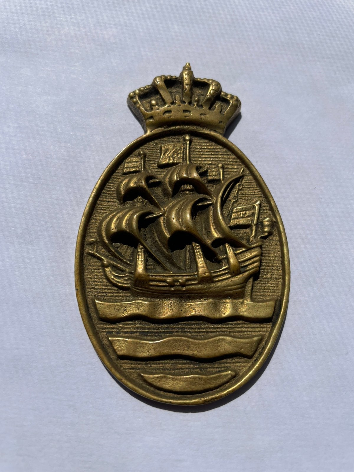 Penning KNSM scheepvaart….50 x78 mm., Verzamelen, Verzenden, Landmacht, Nederland, Embleem of Badge