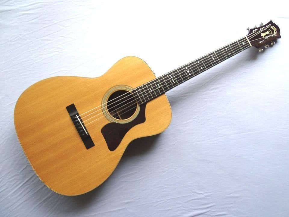 Guild GAD 30, Ophalen of Verzenden, Zo goed als nieuw, Klassieke of Spaanse gitaar, Met (piezo-)element