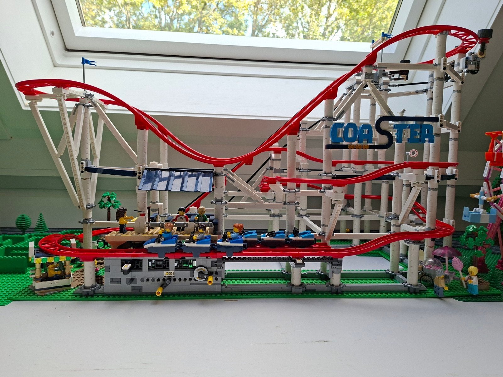 lego creator achtbaan 10261 Roller coaster, Kinderen en Baby's, Ophalen, Lego, Inclusief accessoires, Zo goed als nieuw
