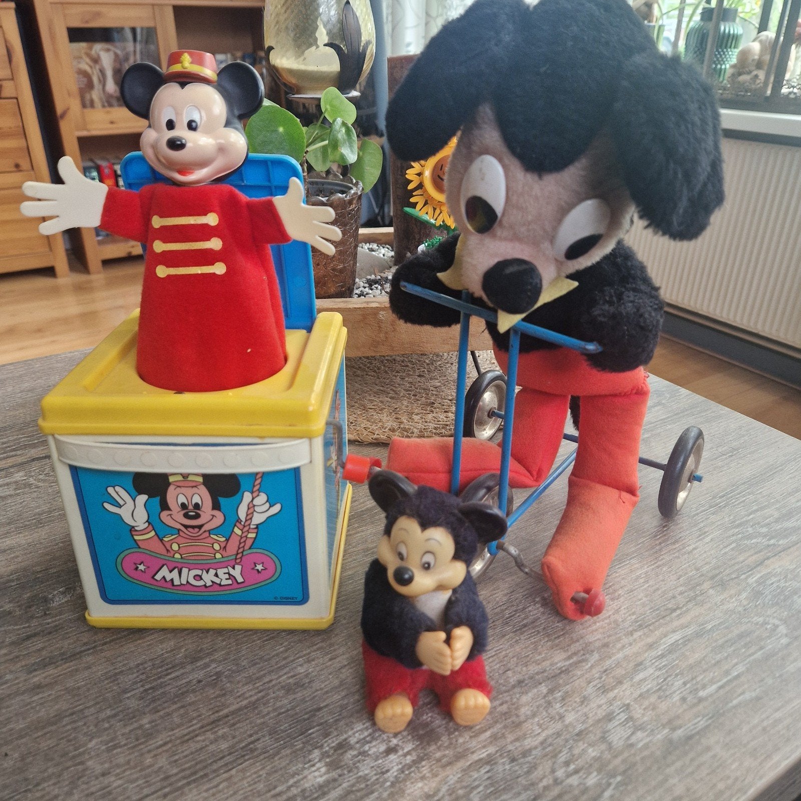 Vintage Mickey Mouse speelgoed: Jack-in-the-box en meer, Verzamelen, Ophalen of Verzenden