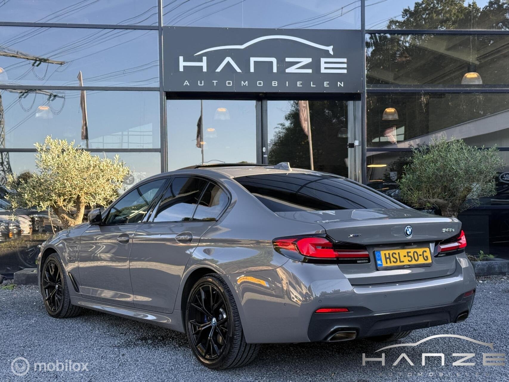 BMW 5-serie 545e xDrive|M-Sport|Pano|Laser|HUD|360|Memory|Vo, Auto's, Automaat, Gebruikt, 394 pk, 2000 kg