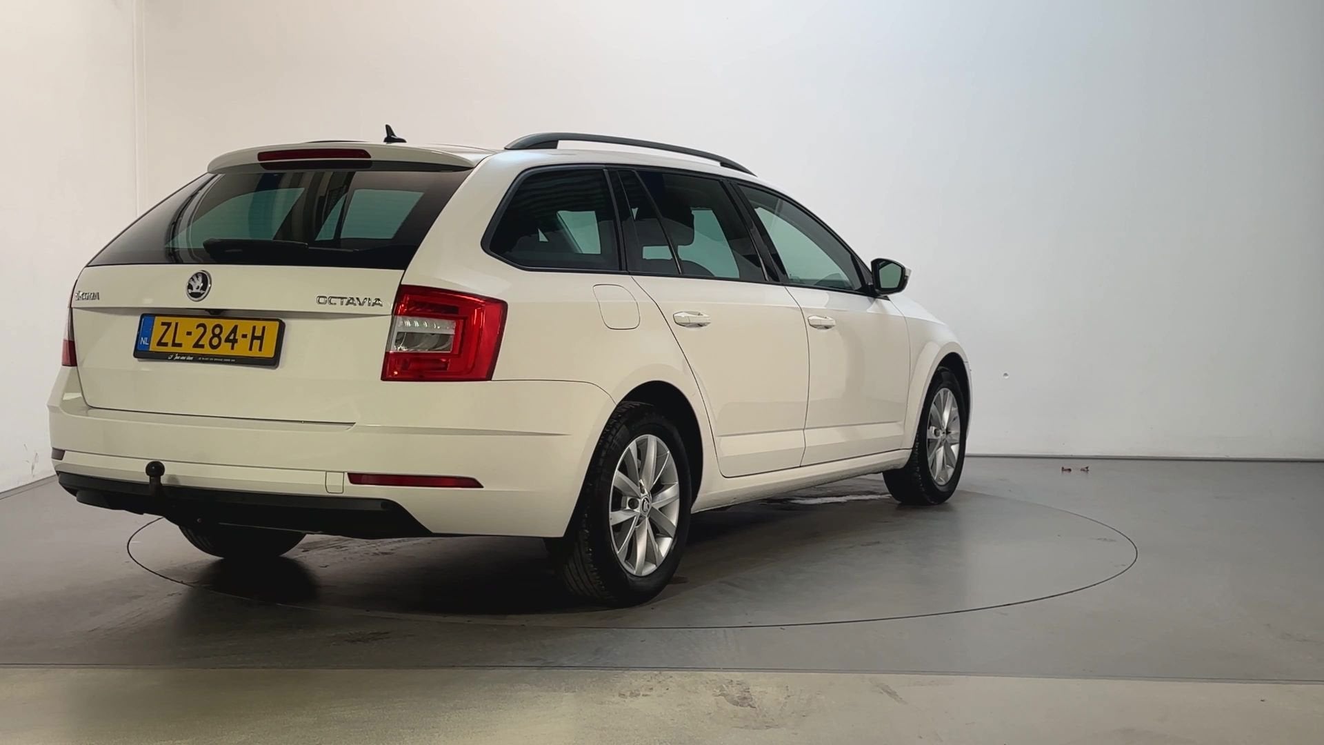 Skoda Octavia Combi 1.0 TSI DSG Greentech Ambition Business, Auto's, Skoda, Gebruikt, Met garantie (alle), Wit, Origineel Nederlands