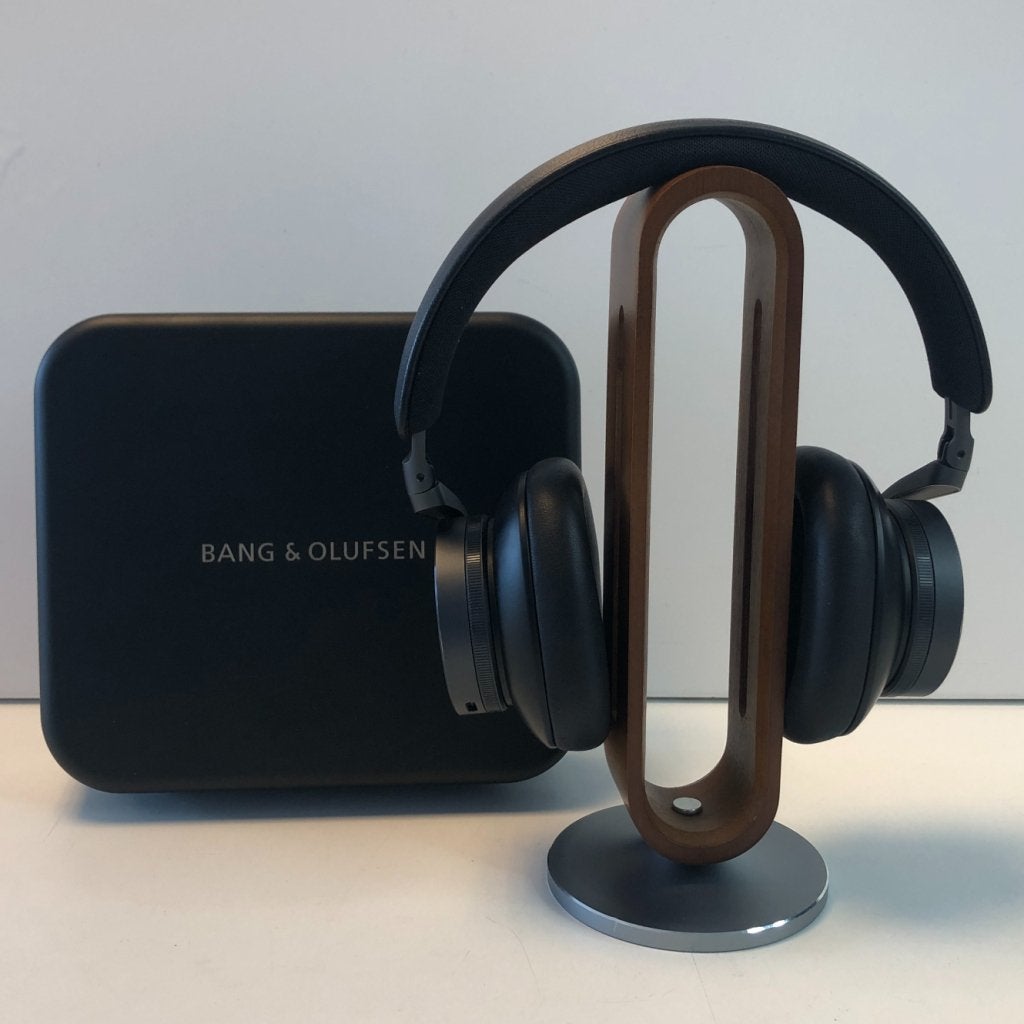 Bang & Olufsen H95 Draadloze koptelefoon | Nette Staat, Bang en Olufson, Gebruikt, Support@bangenolufson.com, Bang & Olufsen Group
Peter Bangs Vej 15
7600 Struer
Denmark