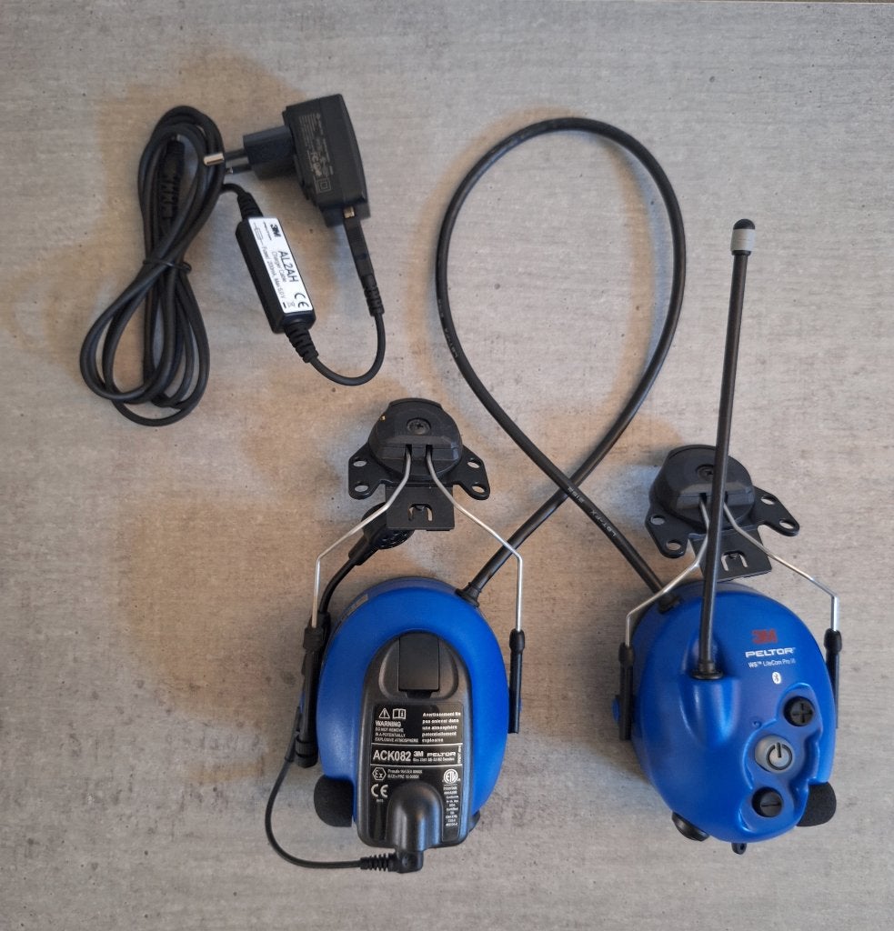 3M Peltor WS LiteCom PRO III headset + charger, Ophalen of Verzenden, Bluetooth, Nieuw