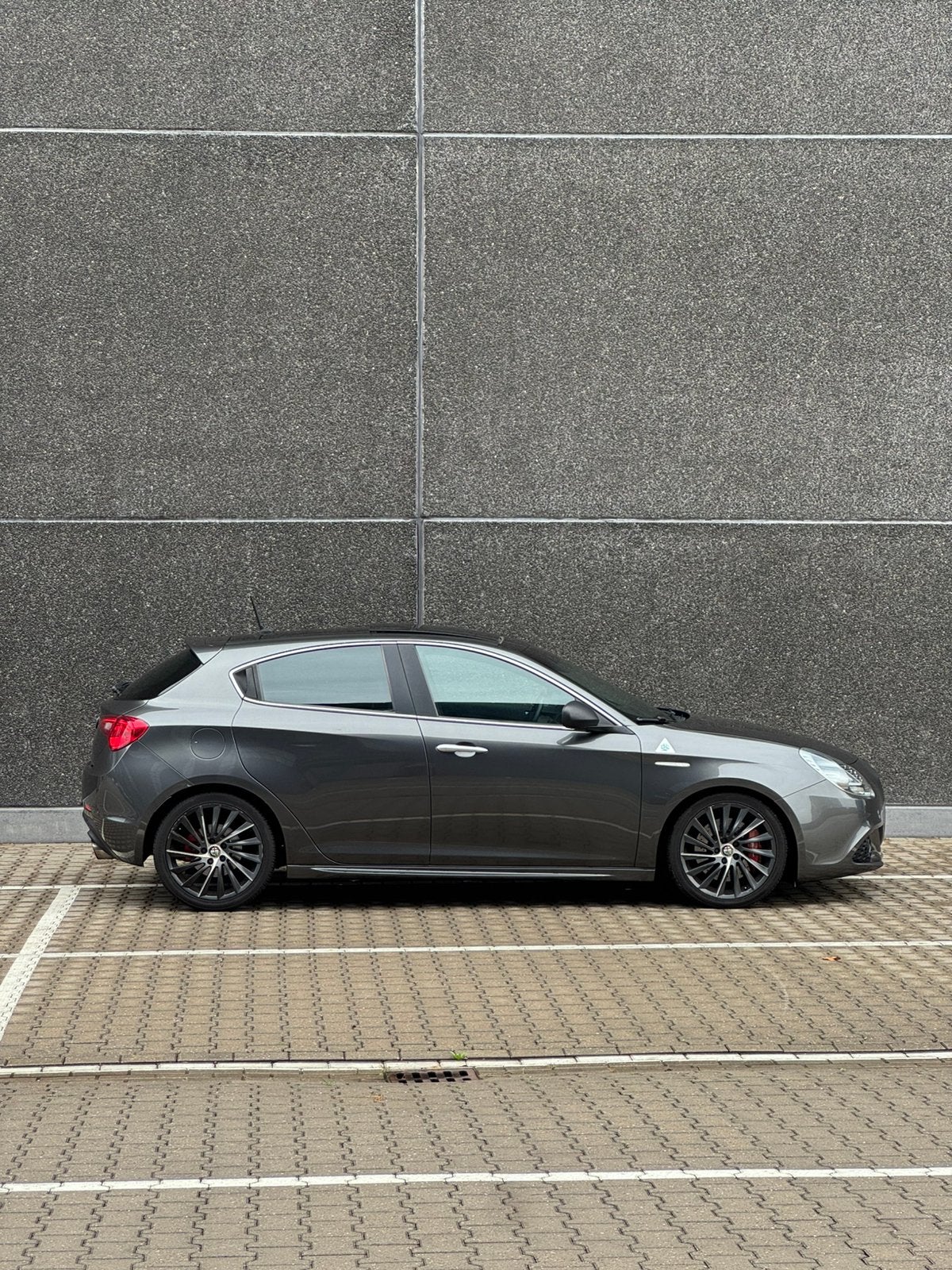 Alfa Romeo Giulietta 1.7 TBi Quadrifoglio QV 2010, Auto's, Alfa Romeo, Voorwielaandrijving, 4 cilinders, 234 pk, Leder