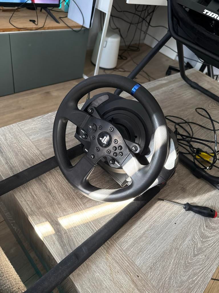Playseat Challenge met Thrustmaster T300 RS en pedalen, Ophalen, Gebruikt, 1 speler, Racen en Vliegen