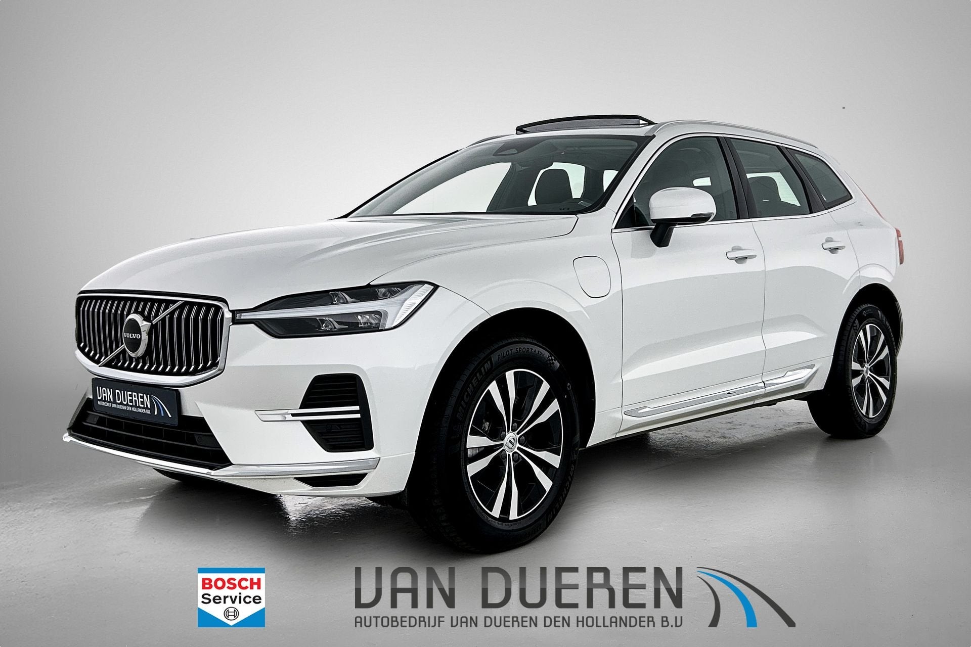 Volvo XC60 2.0 T6 Plug-in hybrid AWD Core Bright Pano, Carpl, Auto's, Stof, Gebruikt, 4 cilinders, 1969 cc