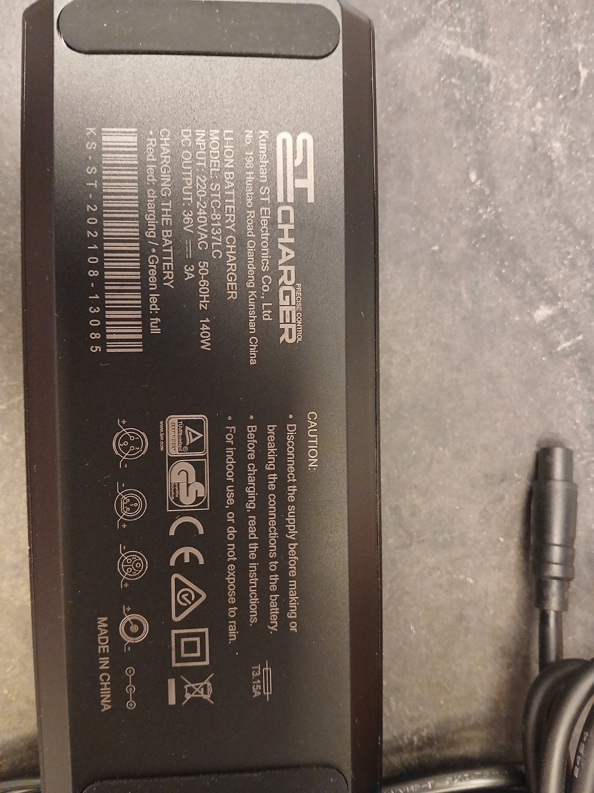 ST Charger Li-ion Acculader 36V 3A (140W), Fietsen en Brommers, Fietsaccessoires | Fietsaccu's, Ophalen of Verzenden