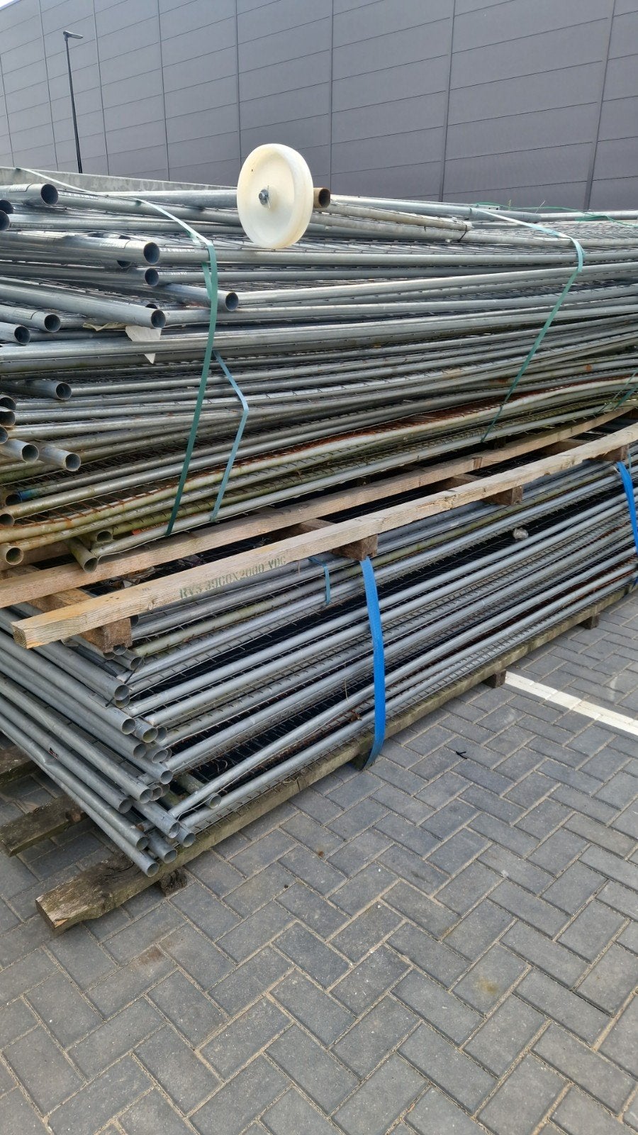 83 Hekken en 66 Blokken inclusief Beugels voor Tuinterras, Tuin en Terras, Ophalen of Verzenden, Gebruikt, IJzer, Gaashekwerk