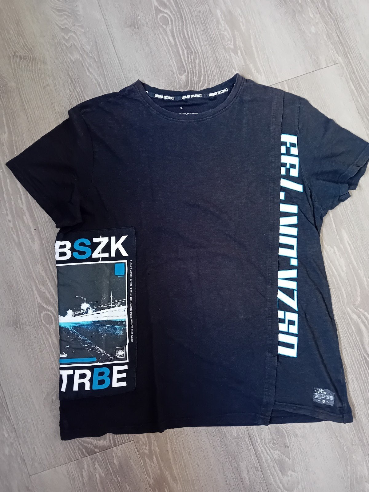 Zwart Urban District T-shirt (C&A) - Heren XL, Kleding | Heren, Zwart, Maat 56/58 (XL), Zo goed als nieuw, Urban District