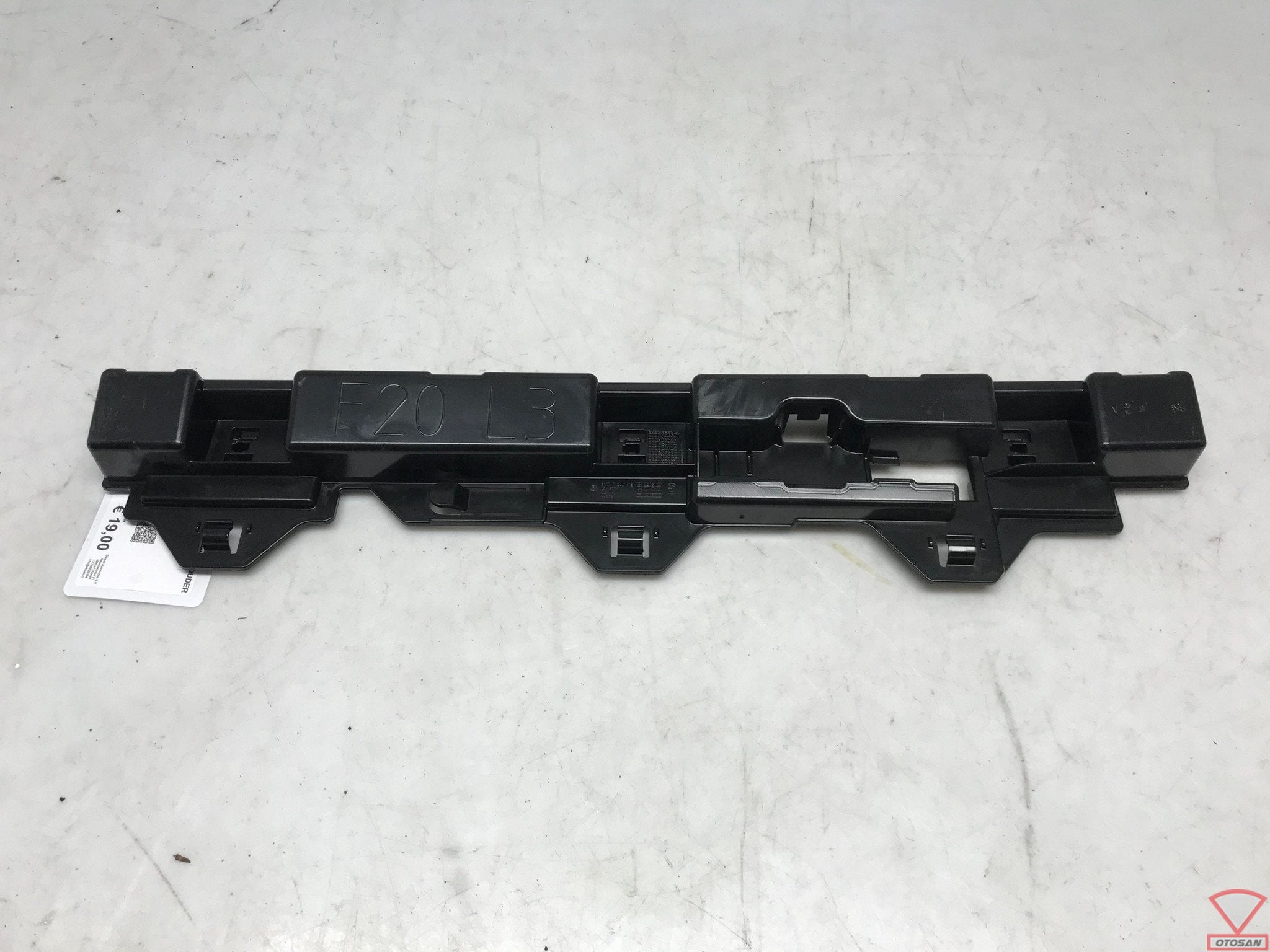 BMW 1 Serie F20 LCI M Side Skirt Houder Links 51777240915, Petuelring 130
80788  Munich, DE, Gebruikt, Info@bmw.de, Links