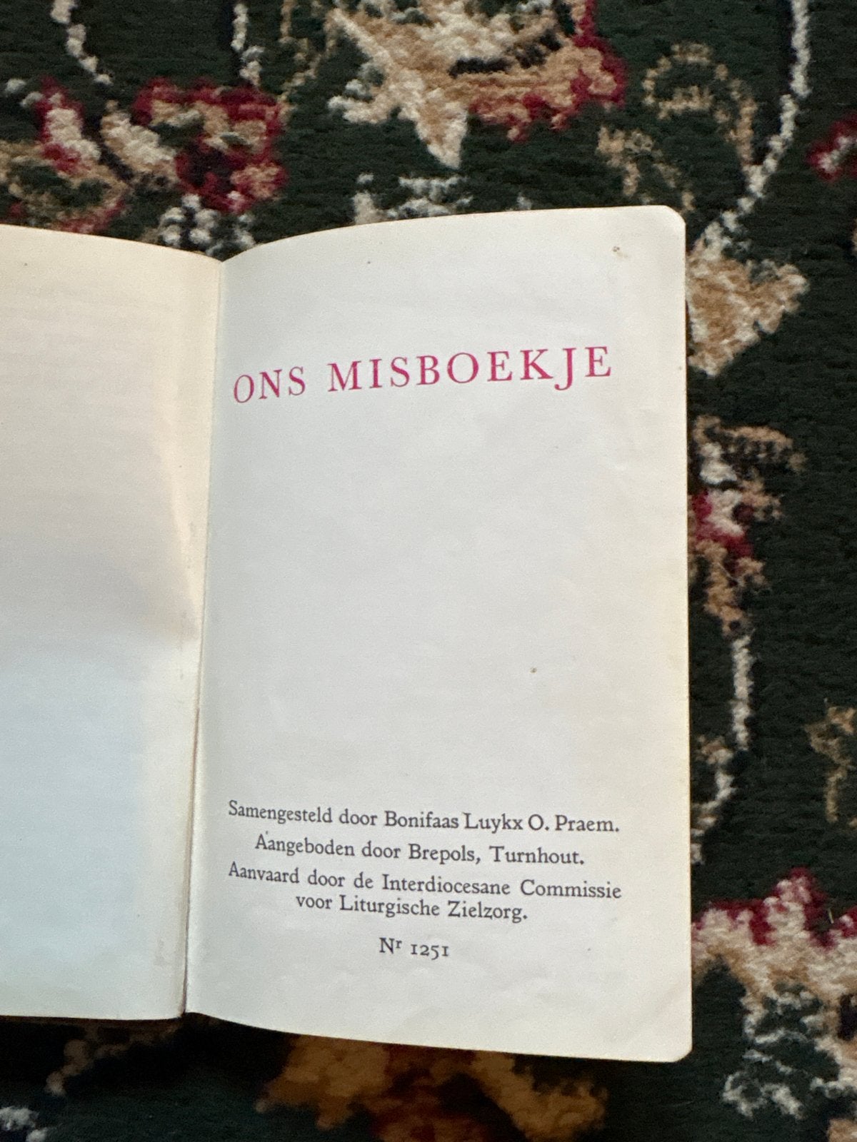 Ons Misboekje - Katholiek gebedenboekje, Ophalen of Verzenden, Gelezen, Christendom | Katholiek