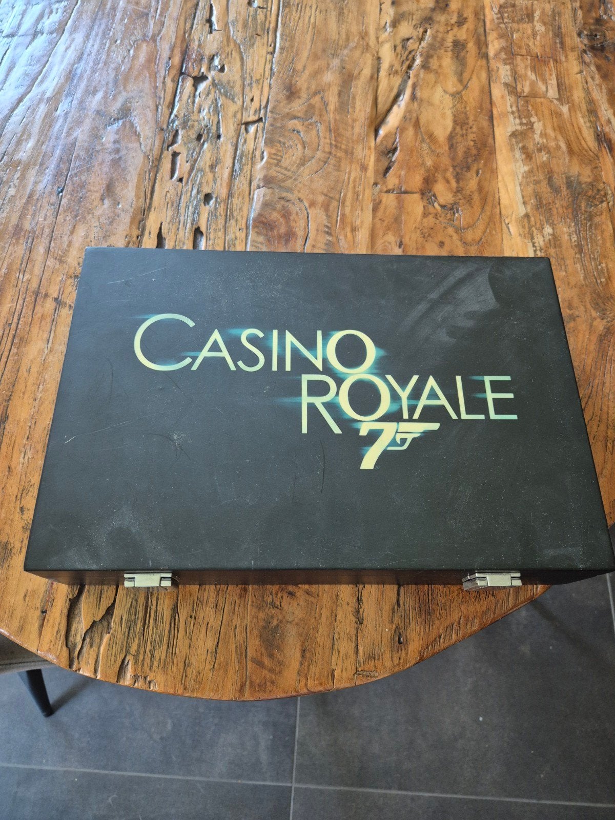 Casino Royale Poker Set - James Bond 007 Editie, Vijf spelers of meer, Ophalen of Verzenden, Gebruikt, Cartamundi