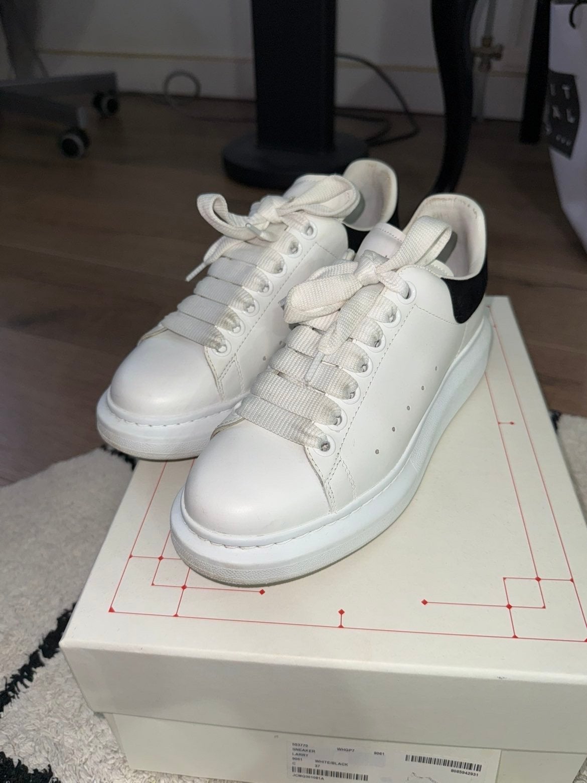 Alexander McQueen Sneakers - Zo goed als nieuw, Kleding | Dames, Ophalen of Verzenden, Zo goed als nieuw, Wit, Sneakers of Gympen