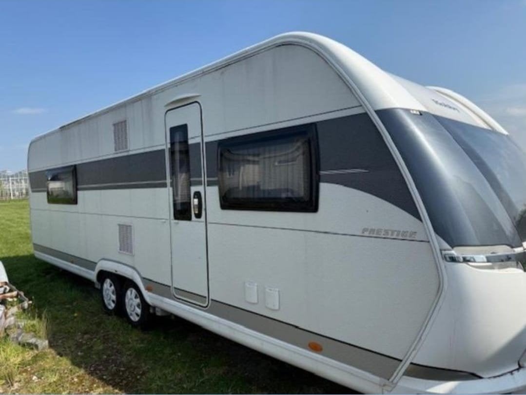 Hobby 720 prestige WQC 2022, Caravans en Kamperen, Rondzit, Hobby, 7 tot 8 meter, Particulier