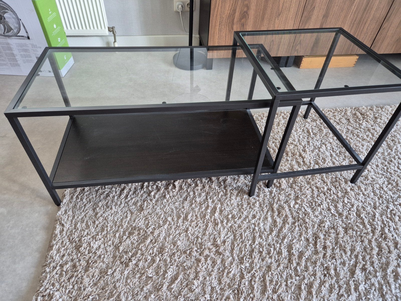 Ikea Vittsjö bijzettafel zwart glas (ook als 2 tafeltjes), Huis en Inrichting, Tafels | Bijzettafels, Ophalen
