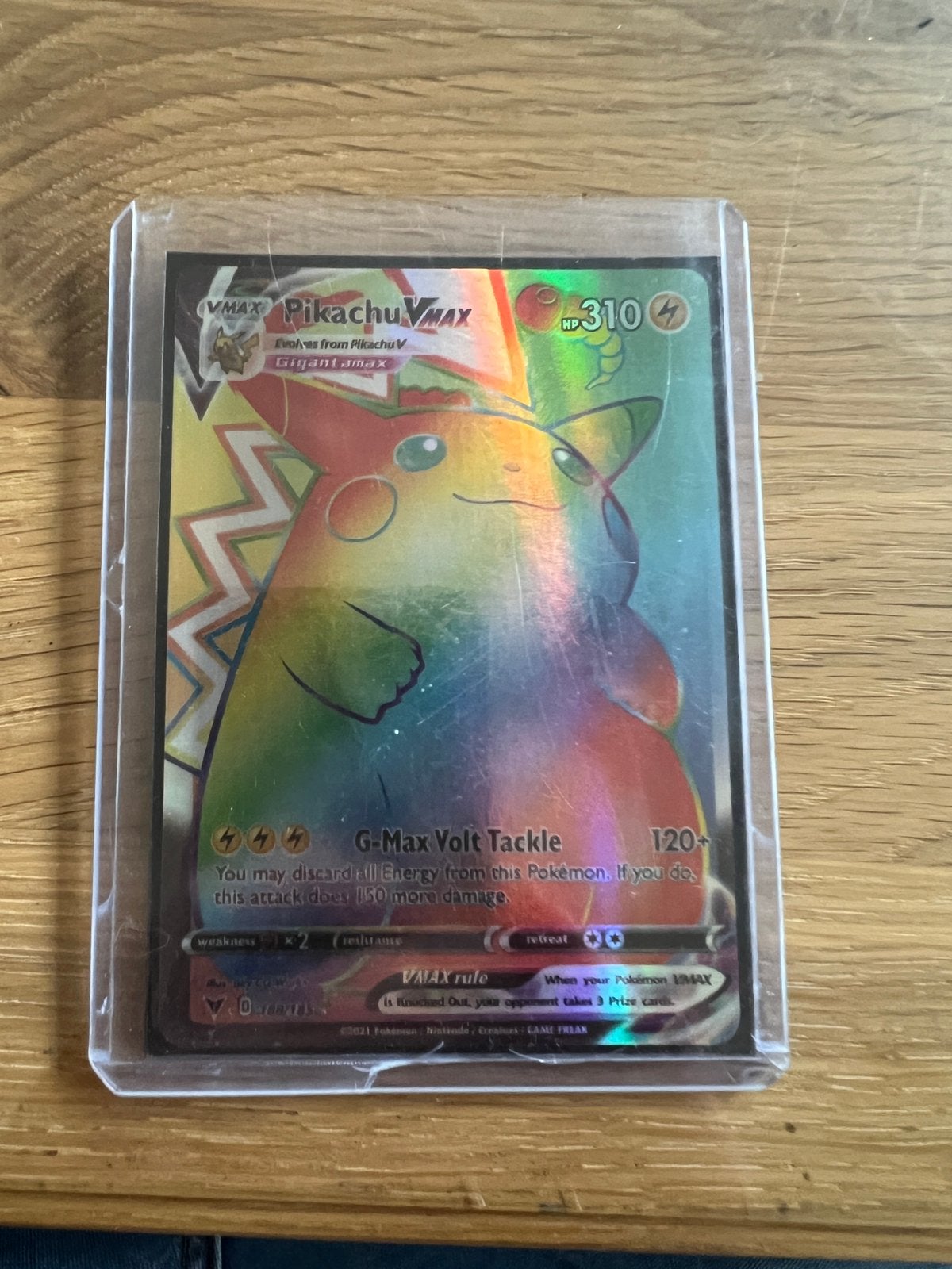 Een pikachu vmax, Hobby en Vrije tijd, Verzamelkaartspellen | Pokémon, Ophalen of Verzenden, Zo goed als nieuw