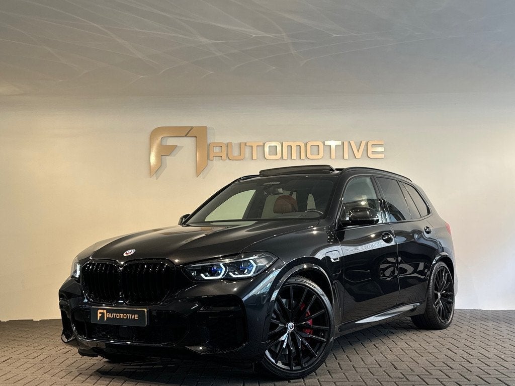 BMW X5 XDrive45e High Executive M Sport Pano|Trekhaak|4W-bes, Auto's, BMW, Gebruikt, 394 pk, Zwart, Vierwielaandrijving