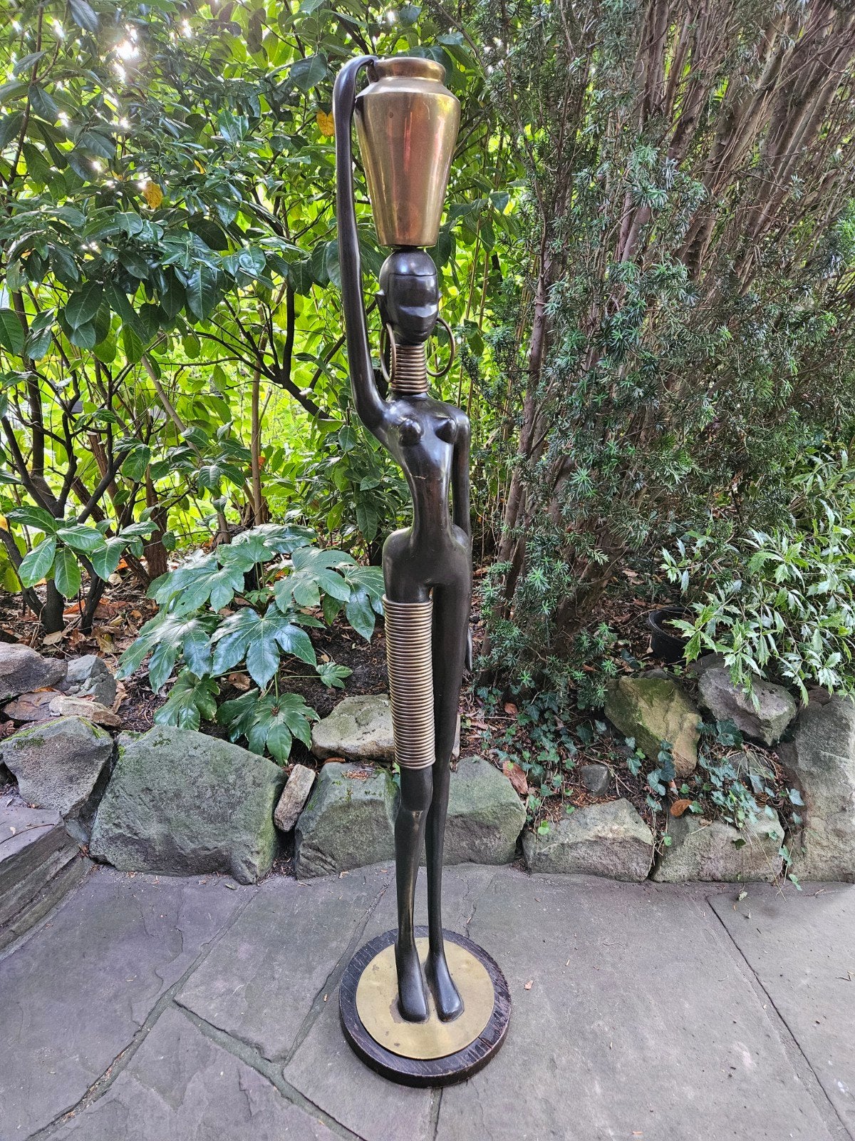 bronzen beeld afrikaanse waterdraagster Hagenauer stijl, Antiek en Kunst, Kunst | Beelden en Houtsnijwerken, Beeld, Brons, Ophalen