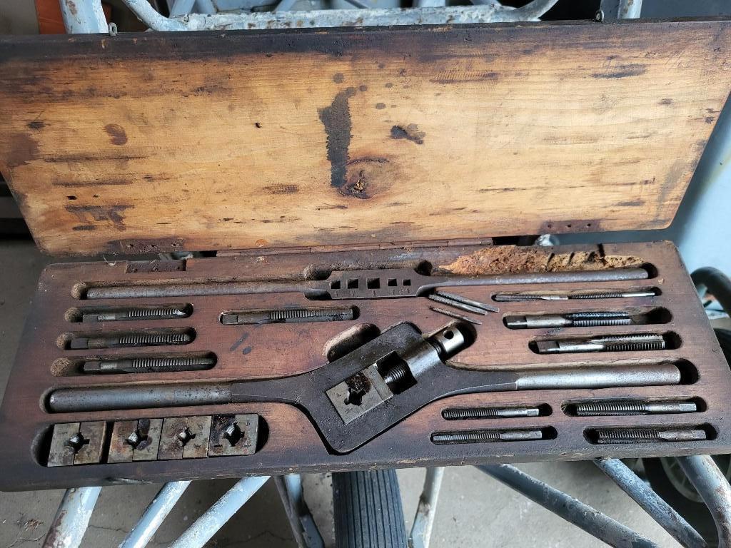 *** Tappenset in kit - Engelse schroefdraad ***, Doe-het-zelf en Verbouw, Gereedschap | Handgereedschap, Ophalen of Verzenden