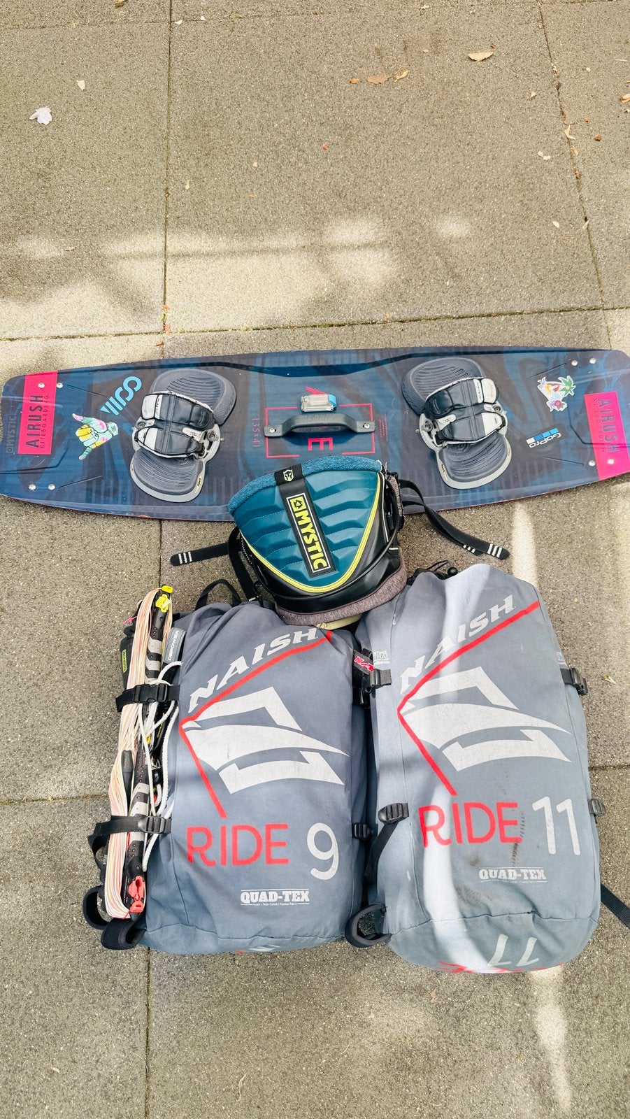 Complete kiteset: 2 Naish kites, Mystic board &, Watersport en Boten, Kitesurfen, Ophalen, Gebruikt, Kitesurf-set, Twintip