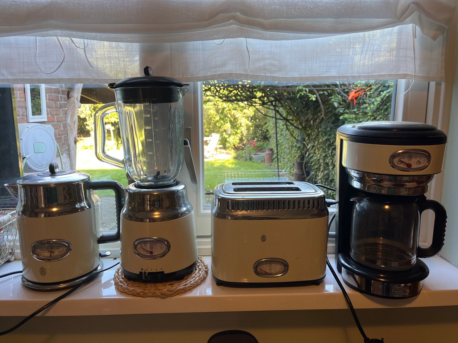 Russell Hobbs Retro Keukenapparatuur Set - Crème, Ophalen, Gebruikt