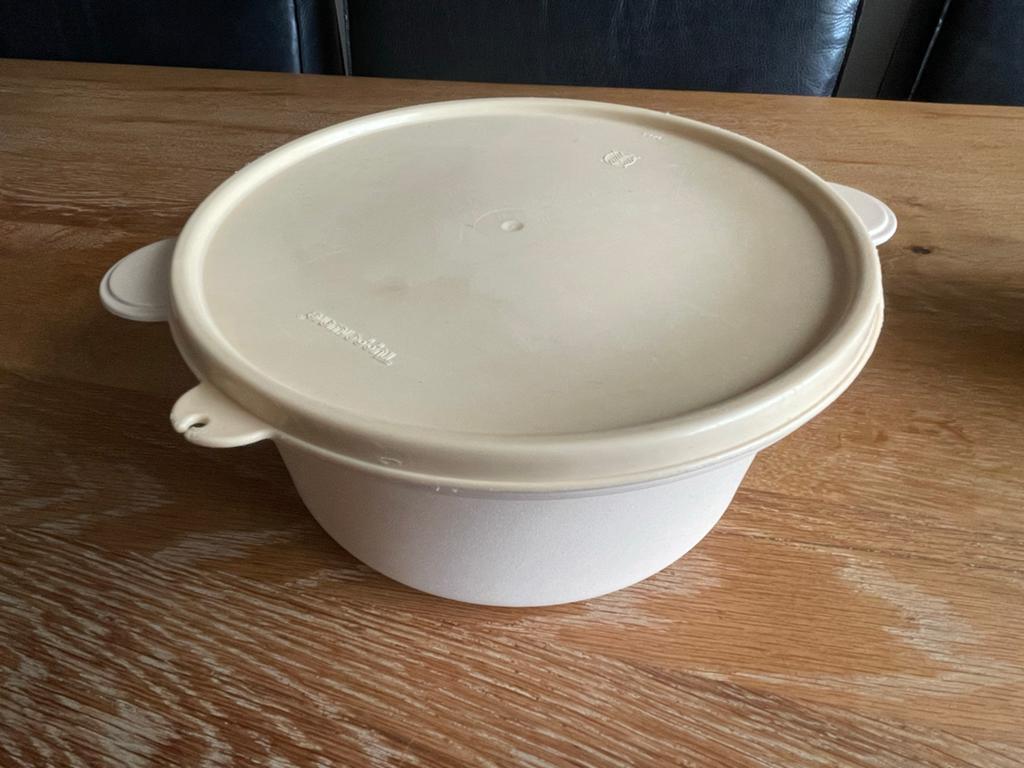 Tupperware tupperwave 200 bak - Roomkleurig - 2 liter, Ophalen of Verzenden, Gebruikt, Crème, Bus of Trommel