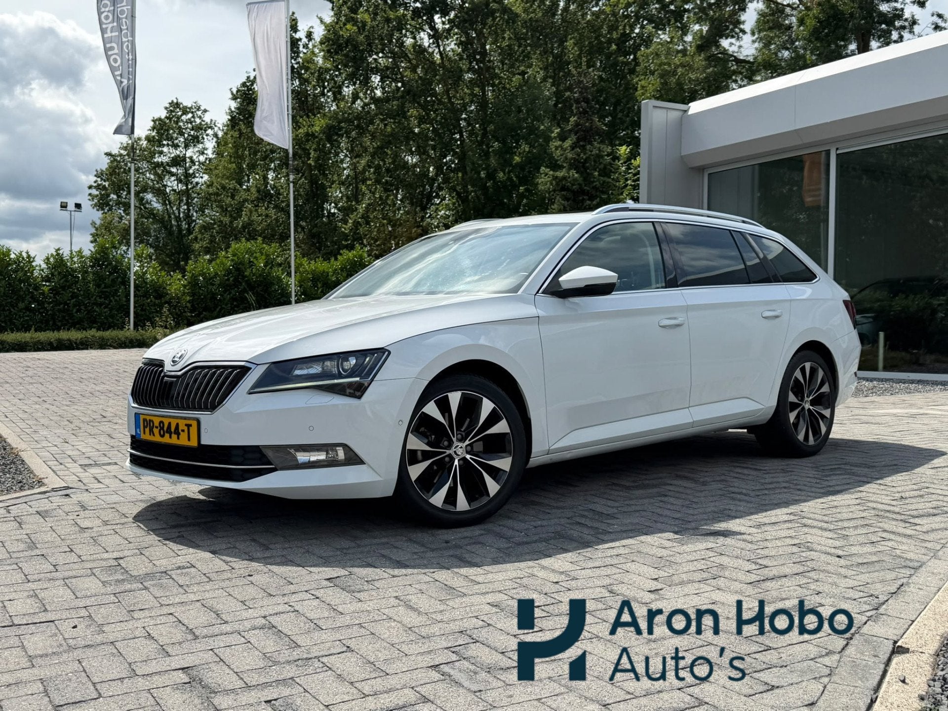 Skoda Superb Combi 1.4 TSI ACT Style Business Pano, Memory,, Auto's, 730 kg, Gebruikt, 150 pk, Wit