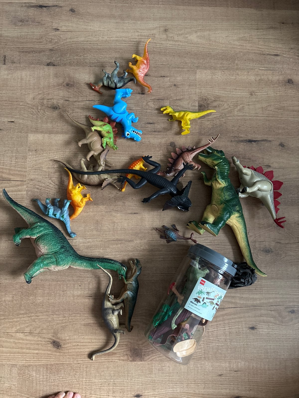 Dino's met nieuwe HEMA doos met vest! Prehistorische Dieren, Ophalen of Verzenden, Zo goed als nieuw